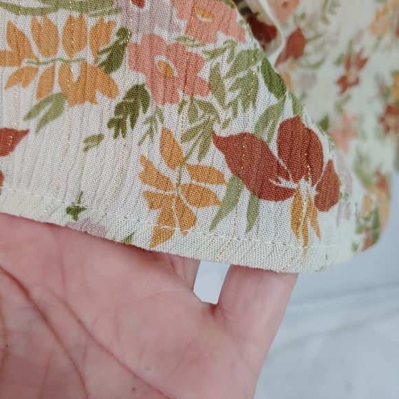 CUPCAKES AND CASHMERE FLORAL PULLOVER TOP (154) - Picture 10 of 16